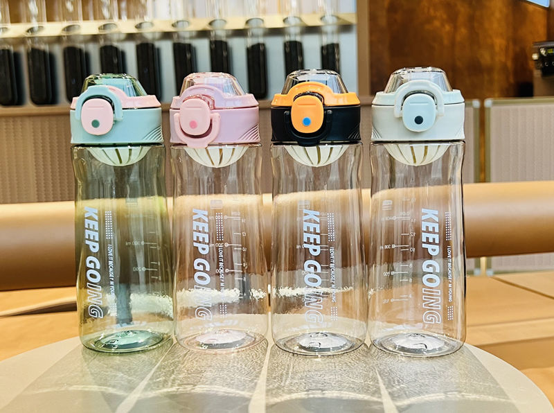 户外运动水杯塑料夏季随身杯子防摔大容量学生直饮杯便携高颜值800ml