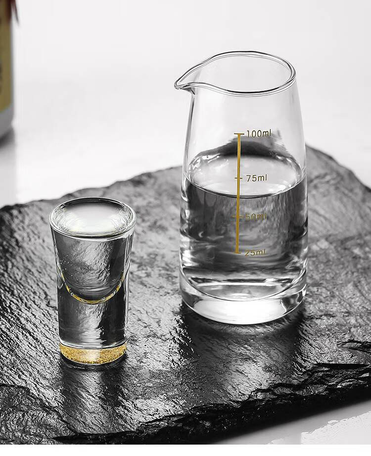 白酒盅三两杯 白酒杯分酒器套装小酒杯一口杯烈酒酒盅无铅家用分酒器