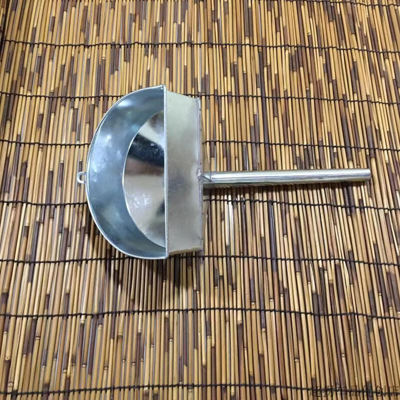 适用汽车加油漏斗 带细过滤网加油神器 户外免手扶轿车漏斗半圆漏子