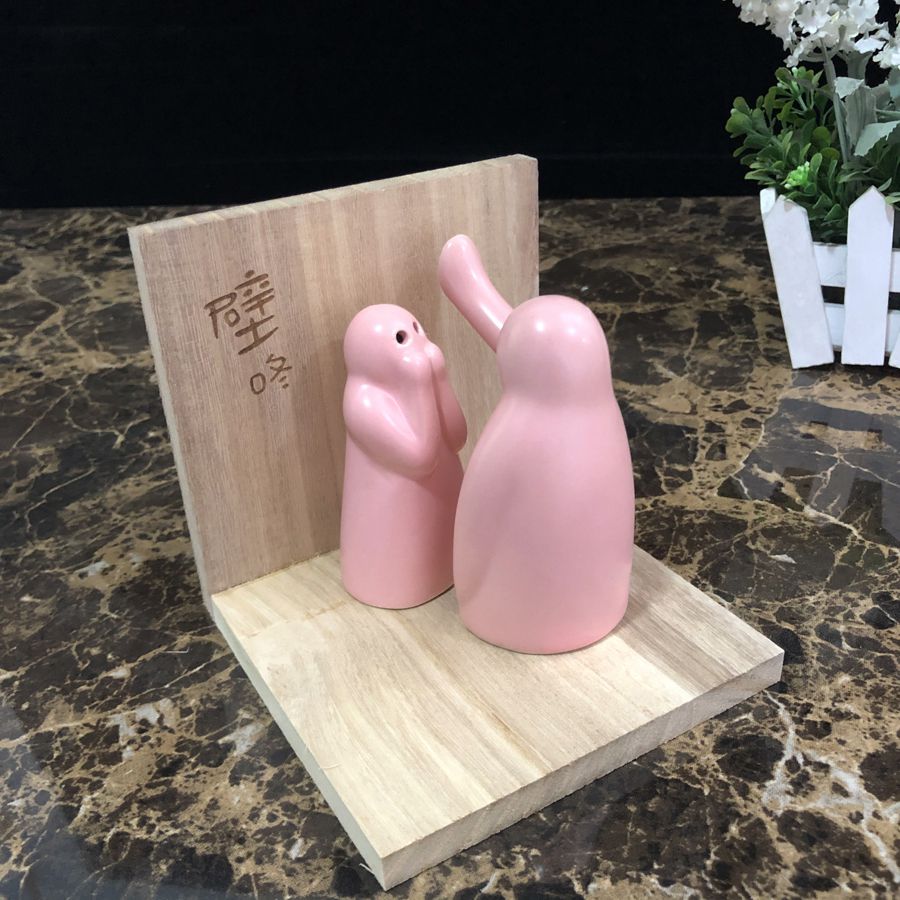 创意温暖的抱抱公仔摆件壁咚陶瓷味具拥抱迷你情侣礼物小玩偶礼盒.
