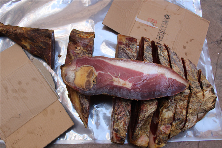 云南火腿土猪整个三年生吃低盐20斤舌尖上中农家12斤高山火腿