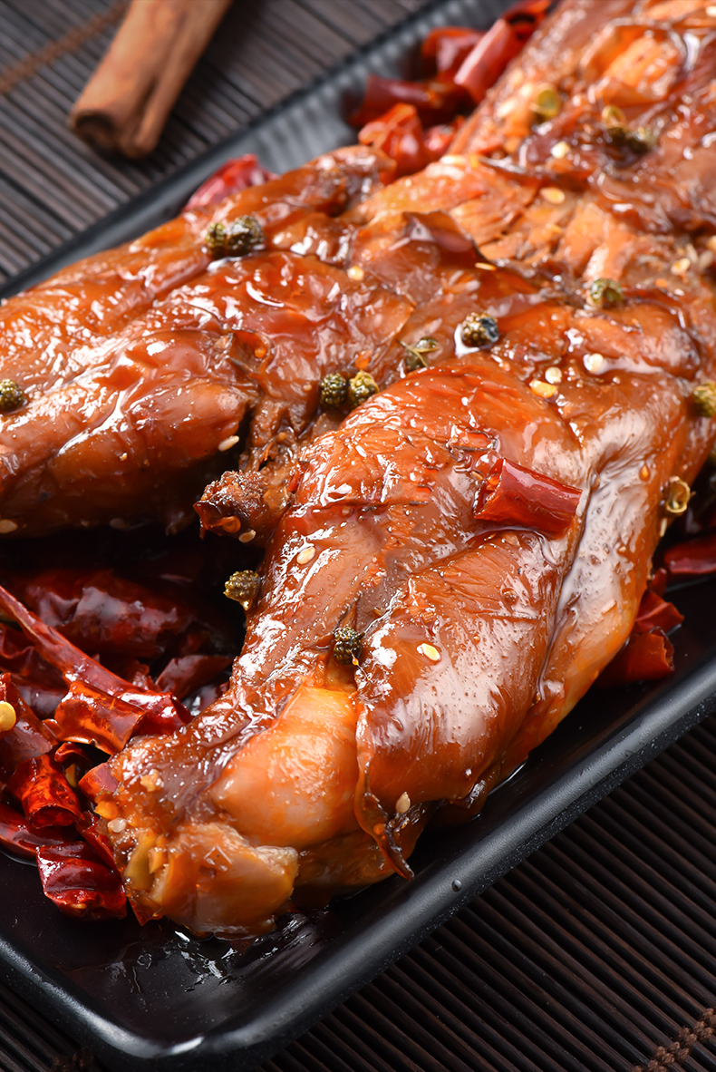 麻辣手撕兔肉整只550g新鲜兔肉四川特产冷吃兔子肉兔腿自贡全烤兔五香