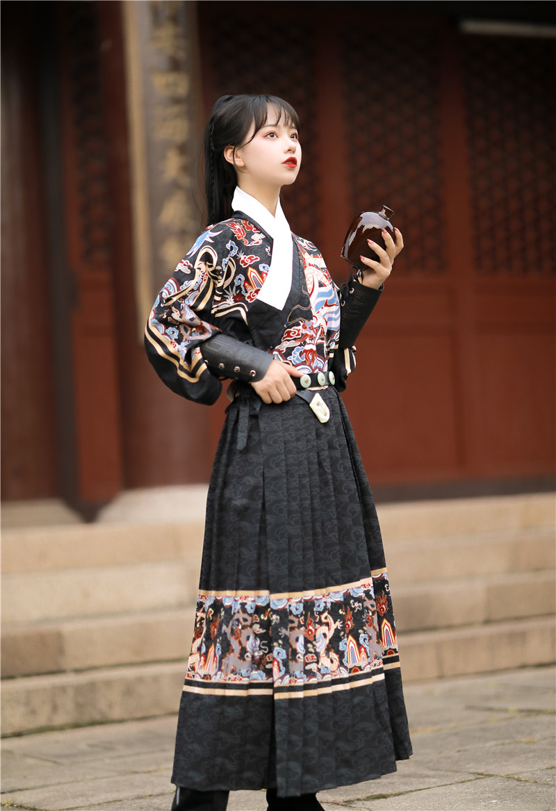 锦衣卫飞鱼服原创明制贴里女明朝锦衣卫飞鱼服夏季男绣春刀夏曳撒蟒袍