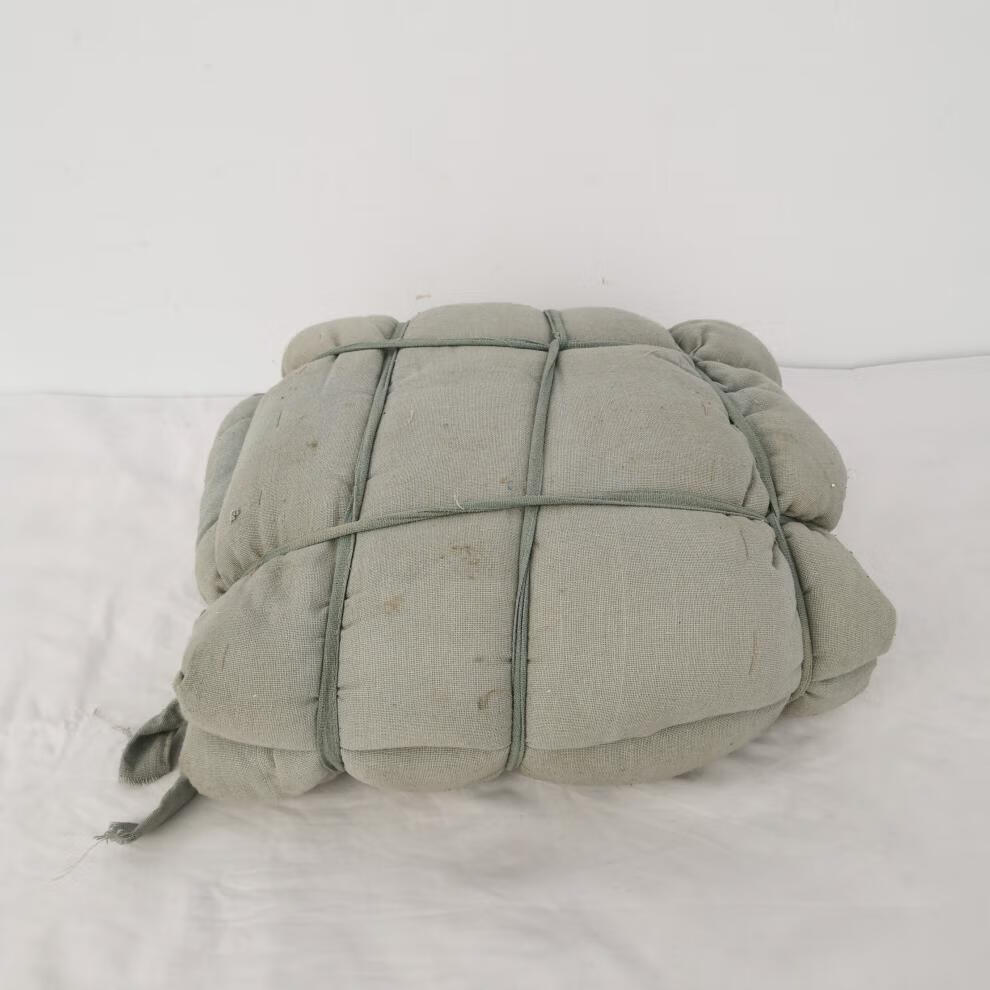 红色文化老物件怀旧 红色老物件红军斗笠水壶马灯冲锋号抗战纪念品