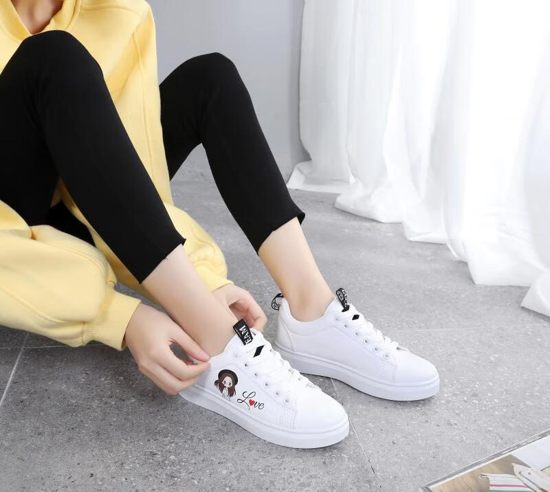 【京东新品】休闲小白鞋女春少女鞋百搭平底韩版学生板鞋皮休闲鞋白鞋