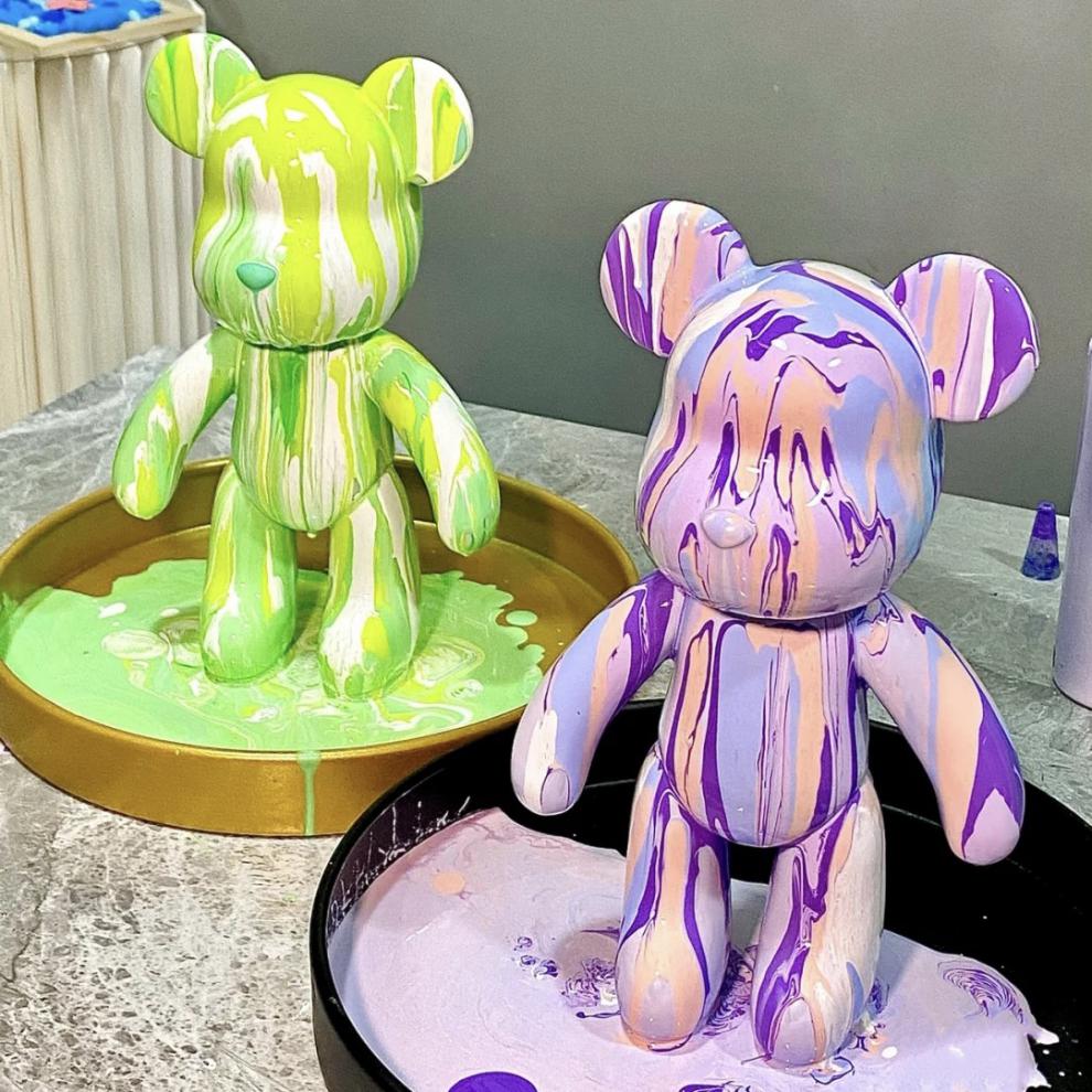 网红石膏娃娃流体彩绘暴力熊手工diy创意涂鸦潮公仔新年摆件3色绿白黑