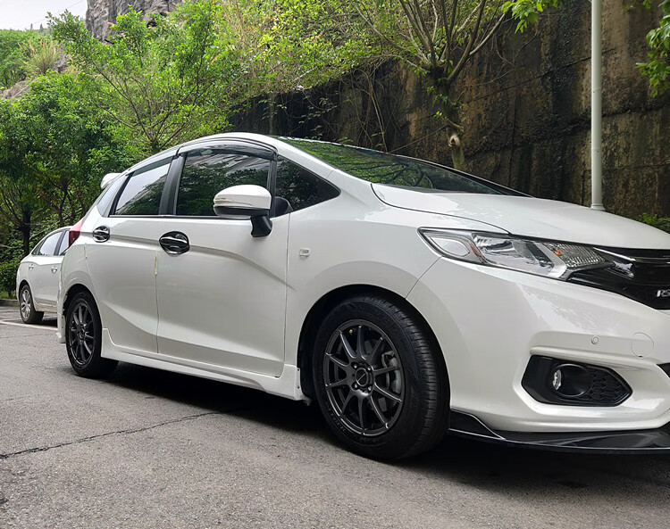 雅泛迪sq77 15x6j 三飞四飞原规格smcs轻量化轮毂5.