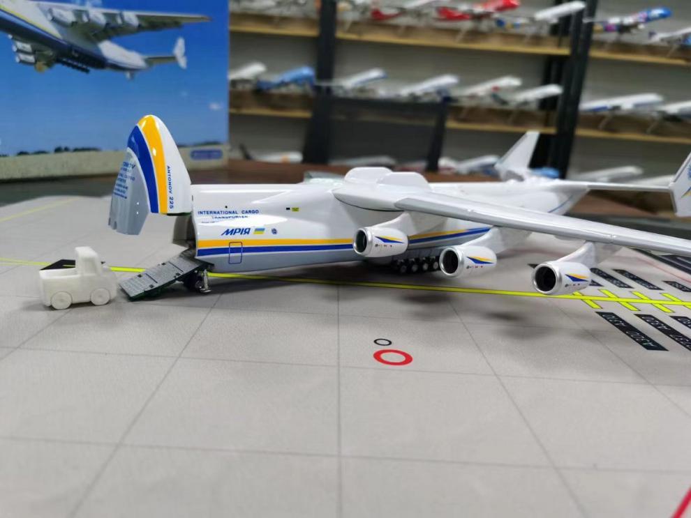 安225飞机模型1:200an可开舱门大型运输机航模纪念摆件 1/200现货 an
