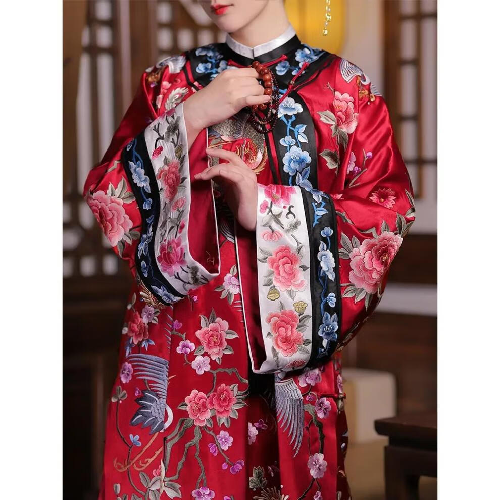 仿晚清旗袍2022春季新款复刻晚清红色盘扣大襟高端仿绣花改良氅衣旗袍