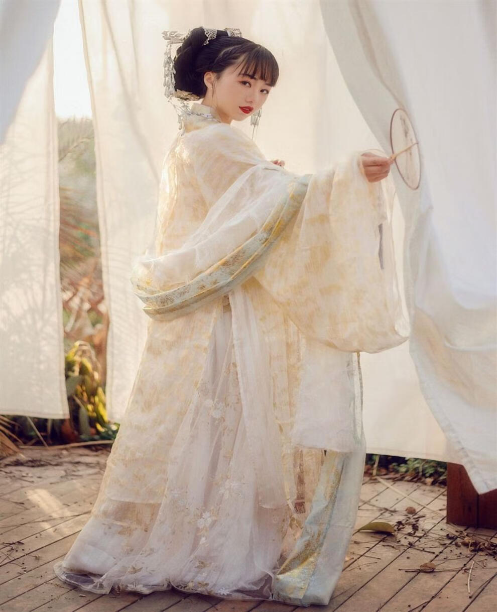 玉照君汉服女成人古装原创正统演出服学生中国风新品6米仙秋冬上衣