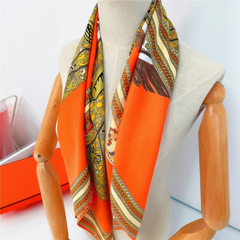 夏季薄款法国高端手工卷边斜纹绸丝绸90cm丝巾大方巾装饰印花披肩 宝