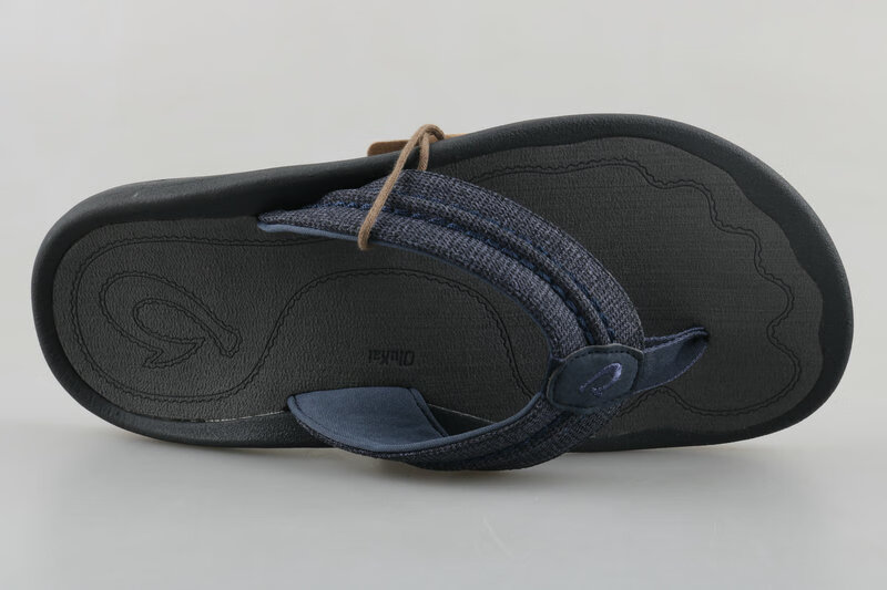 春季适用场景:休闲款式:包头拖鞋风格:可爱风制鞋工艺:注压鞋鞋底材质