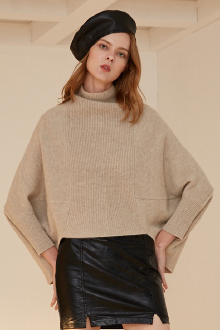 斐雪双股线加厚半高领100%纯羊绒衫女前短后长蝙蝠袖披肩毛衣 米驼色