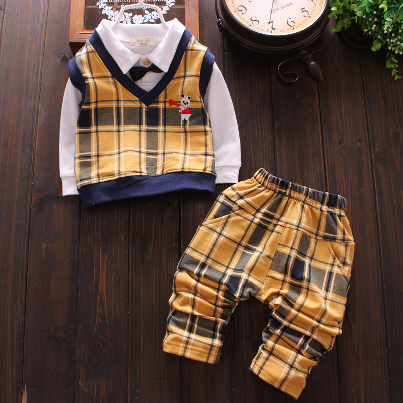 轻盈小猪儿童装男童套装婴儿衣服春秋季宝宝春装01-2-3岁三件套装