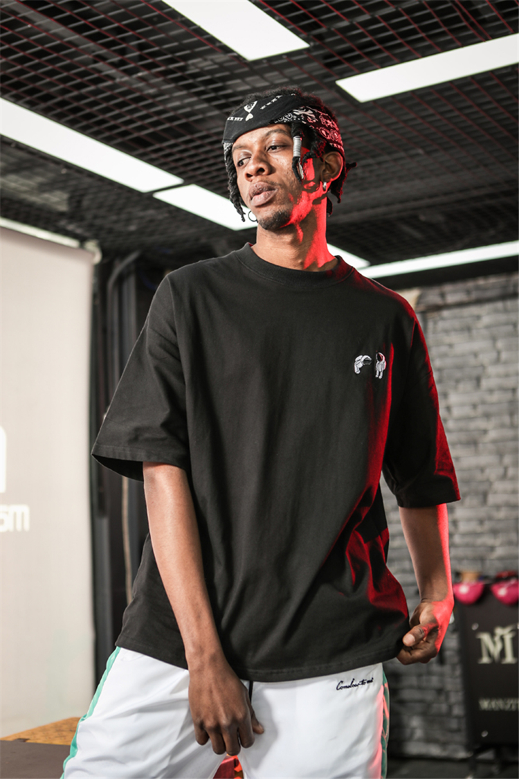 国潮原创欧美嘻哈街头风恶搞宇航员印花简约宽松短袖t恤