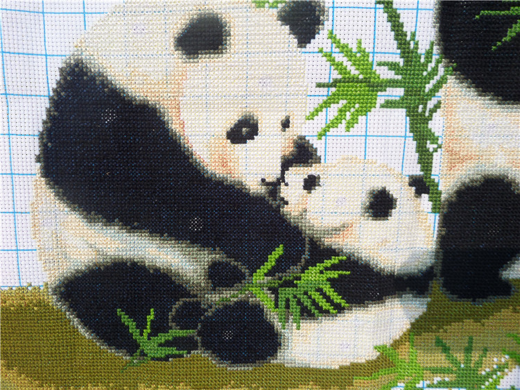 嫣织绣好的纯手工十字绣成品国宝熊猫竹子新款客厅刺绣挂画白色底布