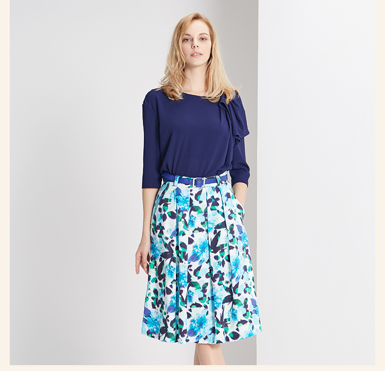 依瑶女装专柜正品春装 纯色圆领扎花五分袖宽松版雪纺上衣6012b 01