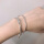 The item is very good, the bracelet is very good, my girlfriend likes it very much