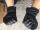 The quality of the gloves is very good, the leather is soft and delicate, the workmanship is meticulous, the anti-slip effect is good, very thick, very warm to wear, the delivery speed is fast, very satisfied