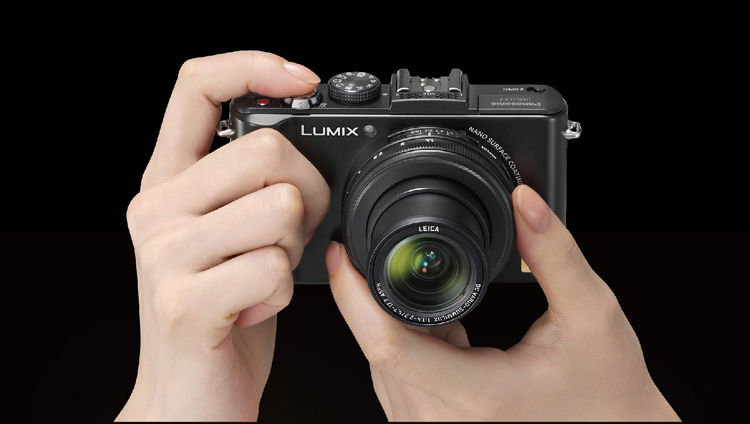 松下（Panasonic） DMC-LX7GK 数码相机 白色（1010万像素 3.0英寸液晶屏 3.8倍光学变焦 24mm广角）