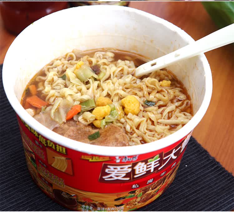 康师傅 方便面 (ksf)爱鲜大餐 私房牛肉桶面 98g*12桶 整箱装