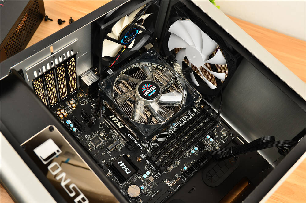 乔思伯rm3 m-atx机箱开箱分享