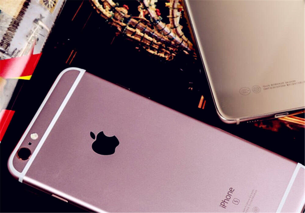 街道大妈都组团去买iphone了