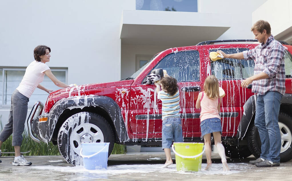 享受亲子时光,和孩子们一起做家务,幸福就是这么简单