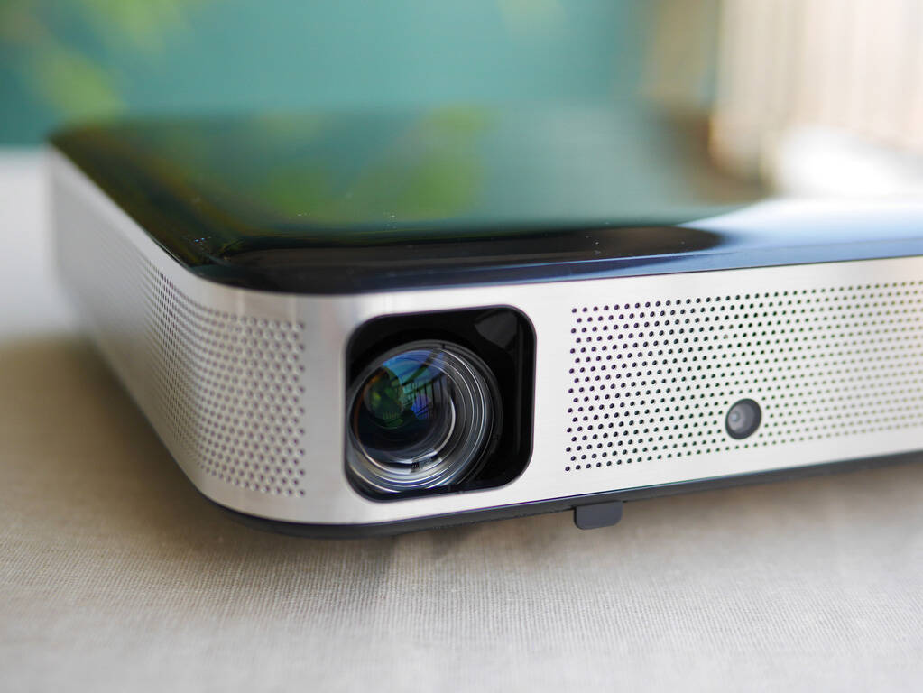 百寸超千流明led智能投影 酷乐视s3旗舰版评测