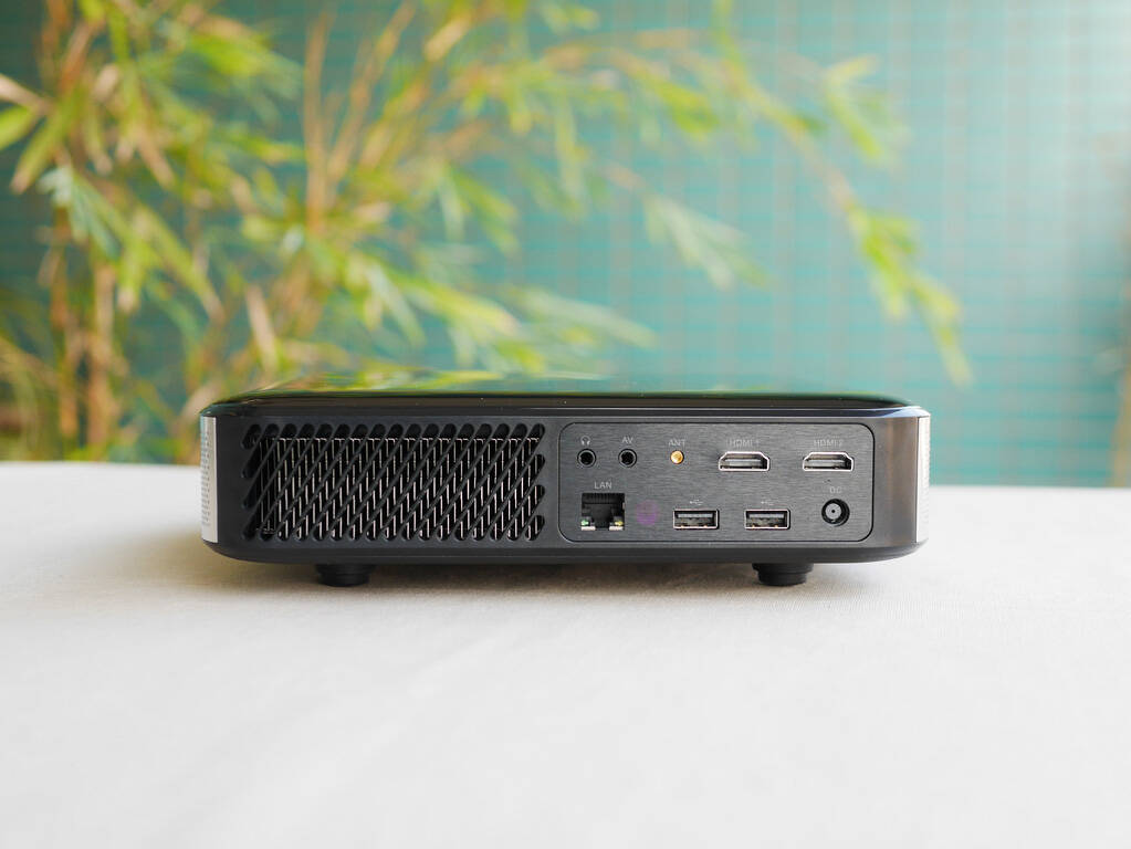 百寸超千流明led智能投影 酷乐视s3旗舰版评测