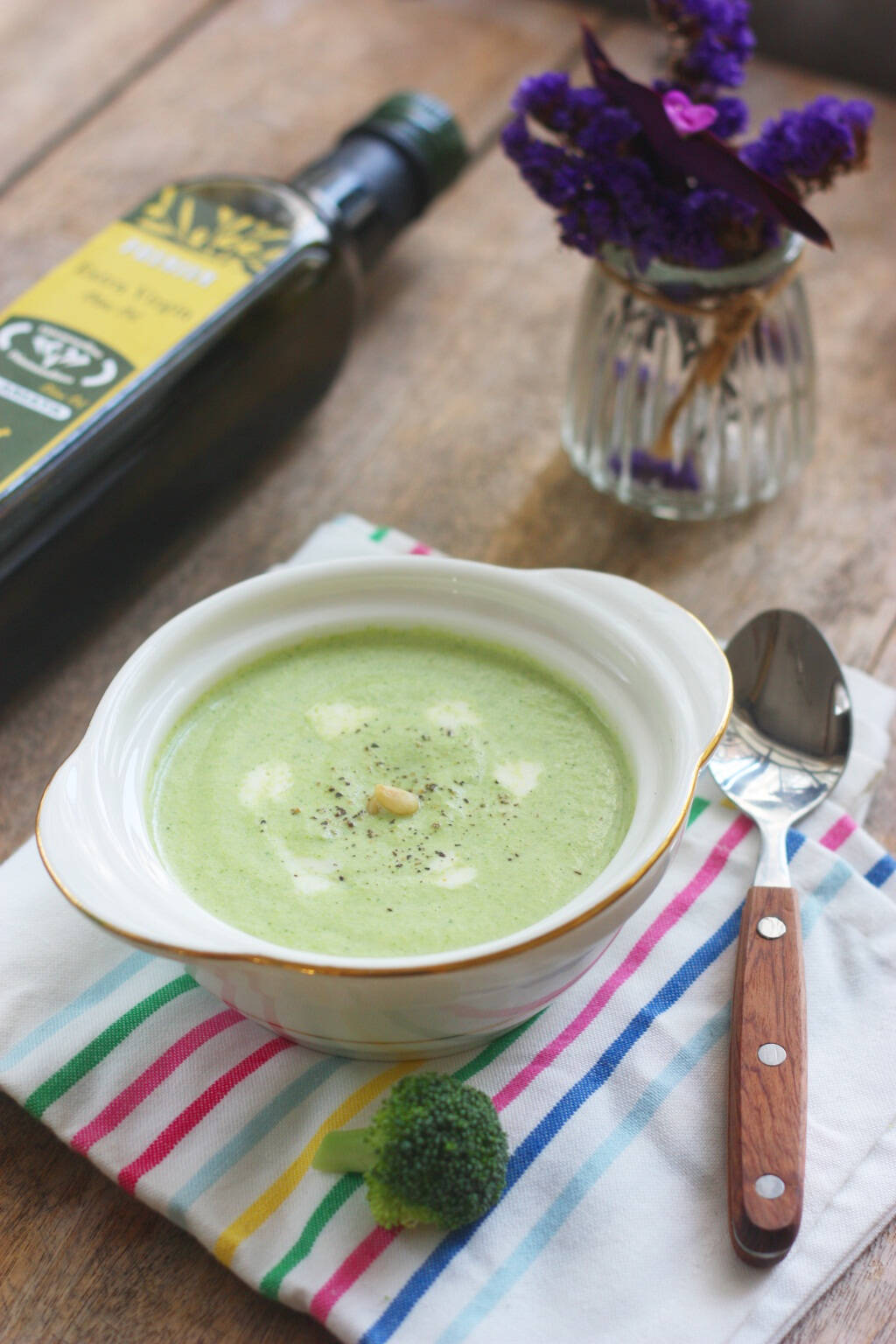 天冷了,松子西兰花浓汤,温暖整个冬天