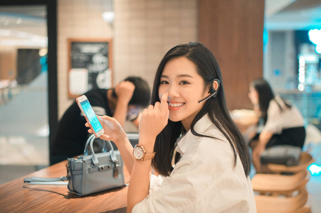 颜值| 真好看 缤特力5200蓝牙耳机美女图赏