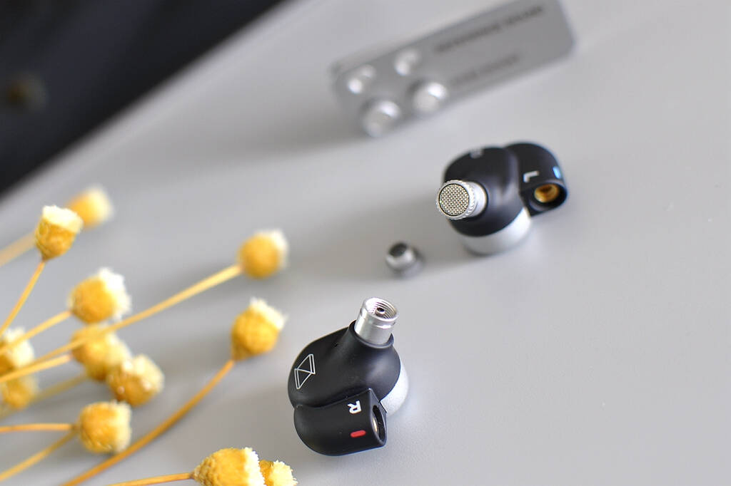 你可以叫它机械耳机,akg n30圈铁混合耳机体验