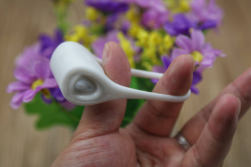 环的内径仅26mm,但它能任意的收缩,可以适应男性尺寸,除此之外还有一