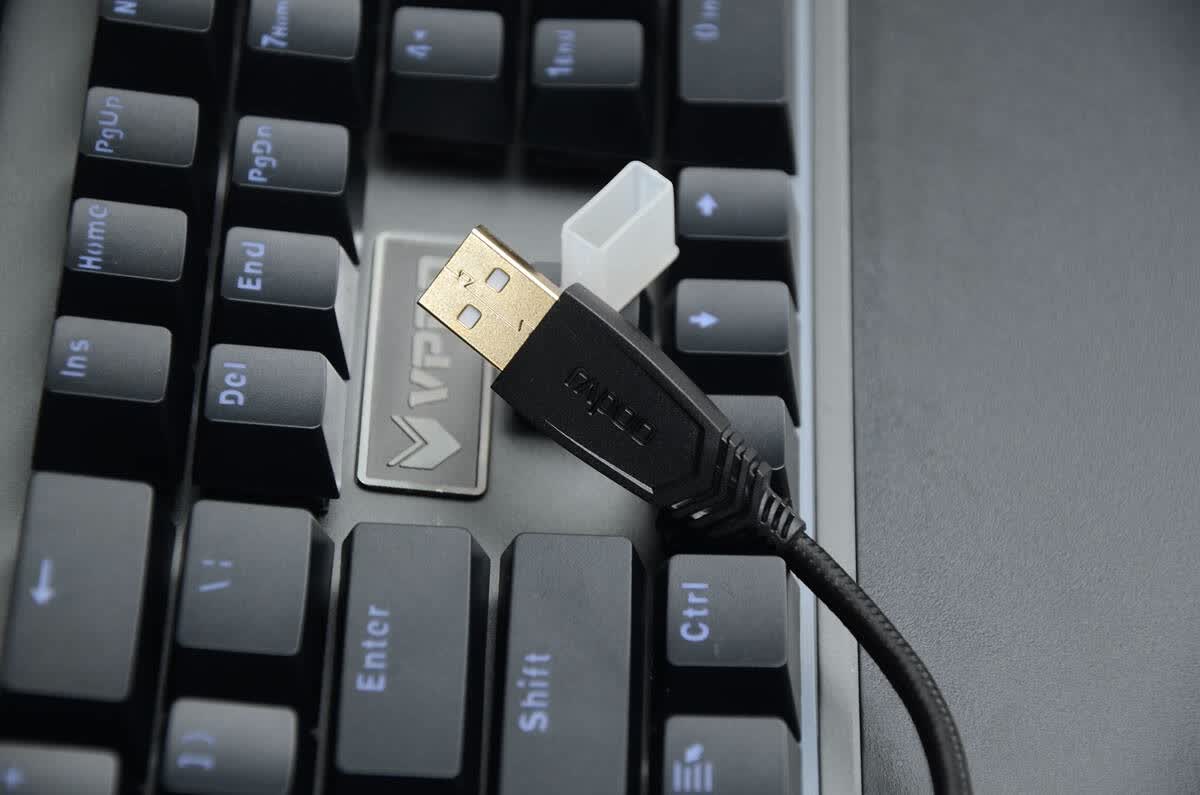 瑕不掩瑜 雷柏v720rgb背光黑轴机械键盘抢先体验