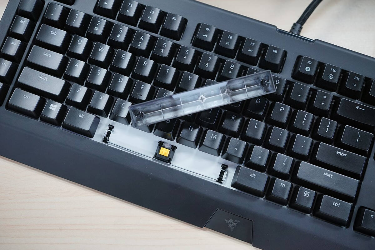 razer黄轴来袭雷蛇黑寡妇蜘蛛幻彩版v2评测