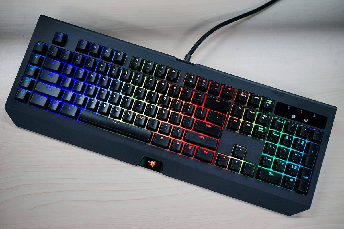 razer黄轴来袭雷蛇黑寡妇蜘蛛幻彩版v2评测