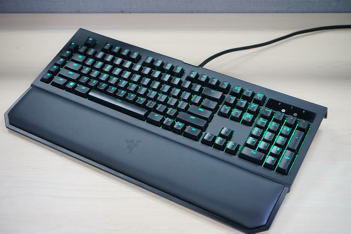 razer黄轴来袭雷蛇黑寡妇蜘蛛幻彩版v2评测