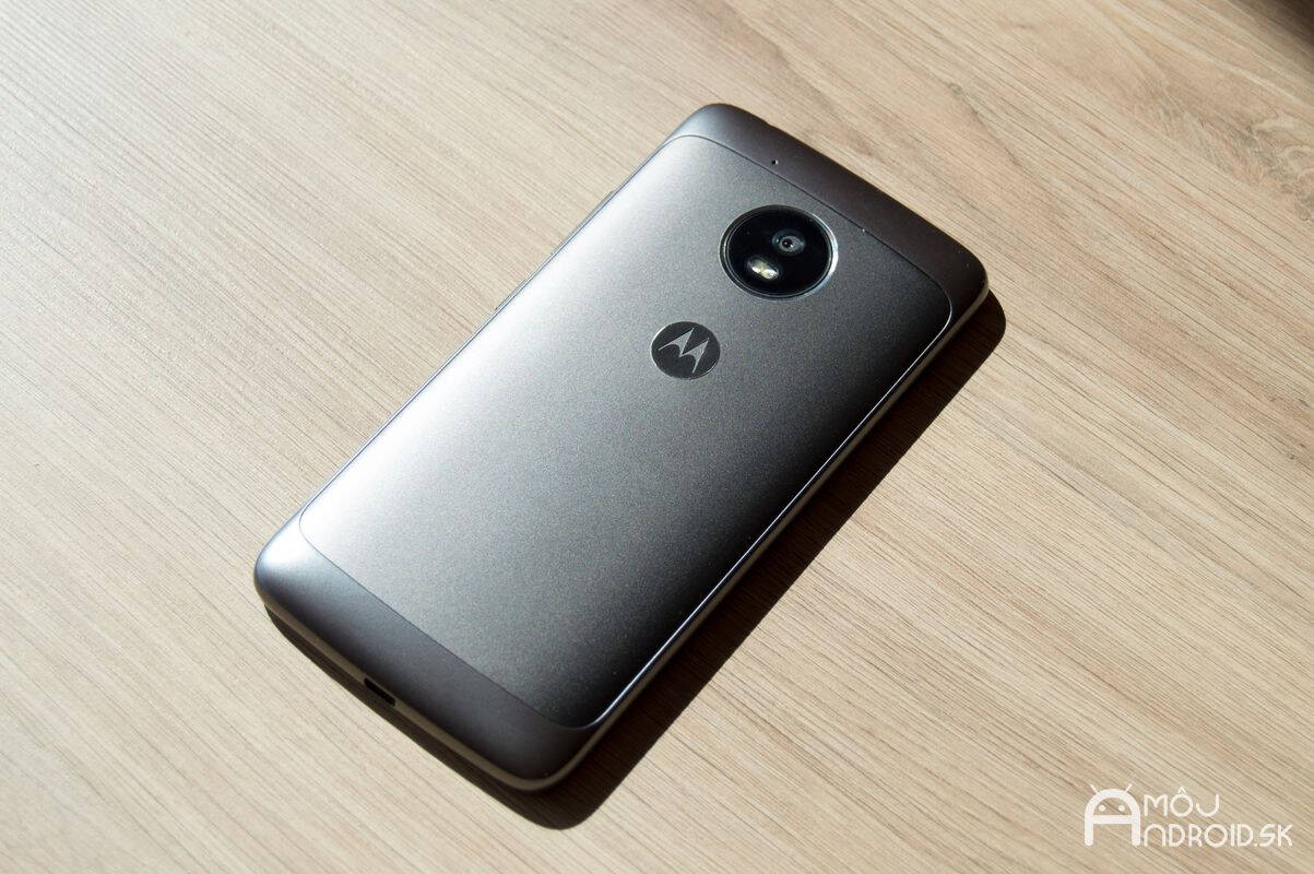 摩托罗拉e4/e4 plus曝光 这配置还真是差啊