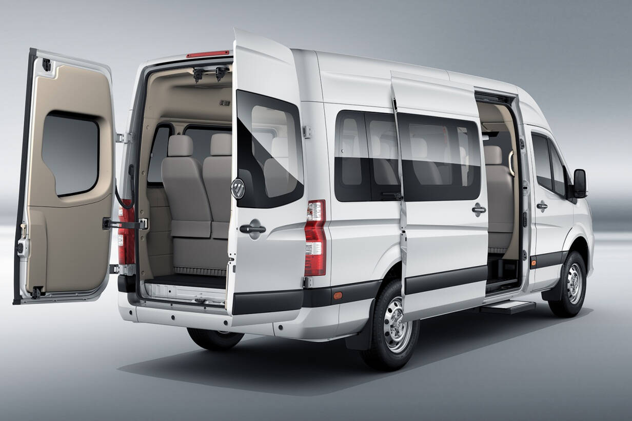 来看看这辆15座的商务神车!