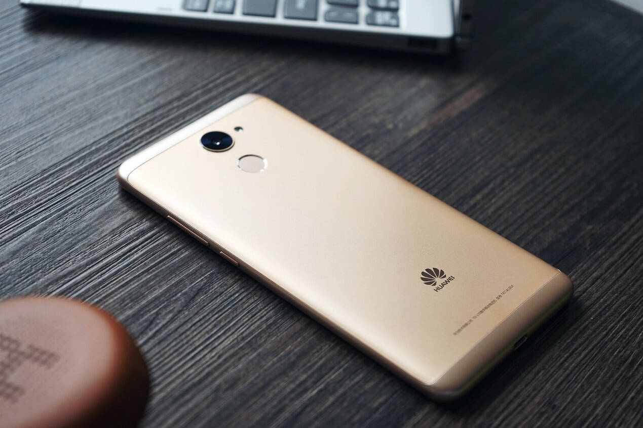 华为畅享7 plus使用评测