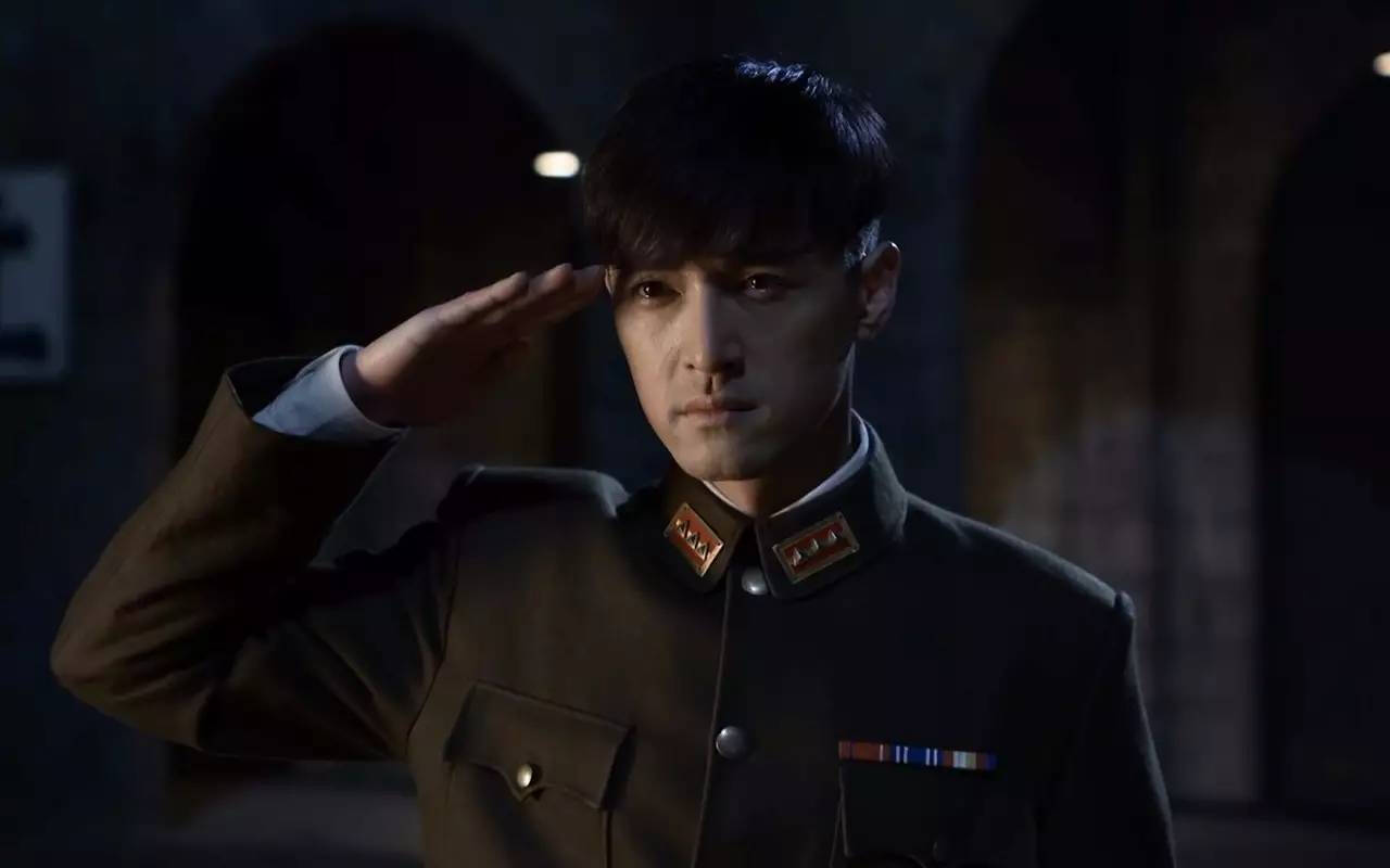 古天乐段奕宏邓超陈伟霆陈坤▲有人问小十君这张军装怎么不见了?