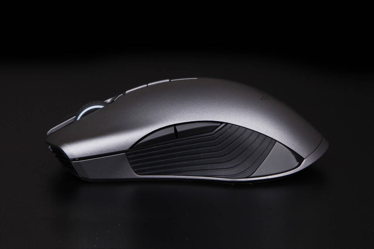 强势打造无线游戏桌面,雷蛇锐蝮蛇无线游戏鼠标评测