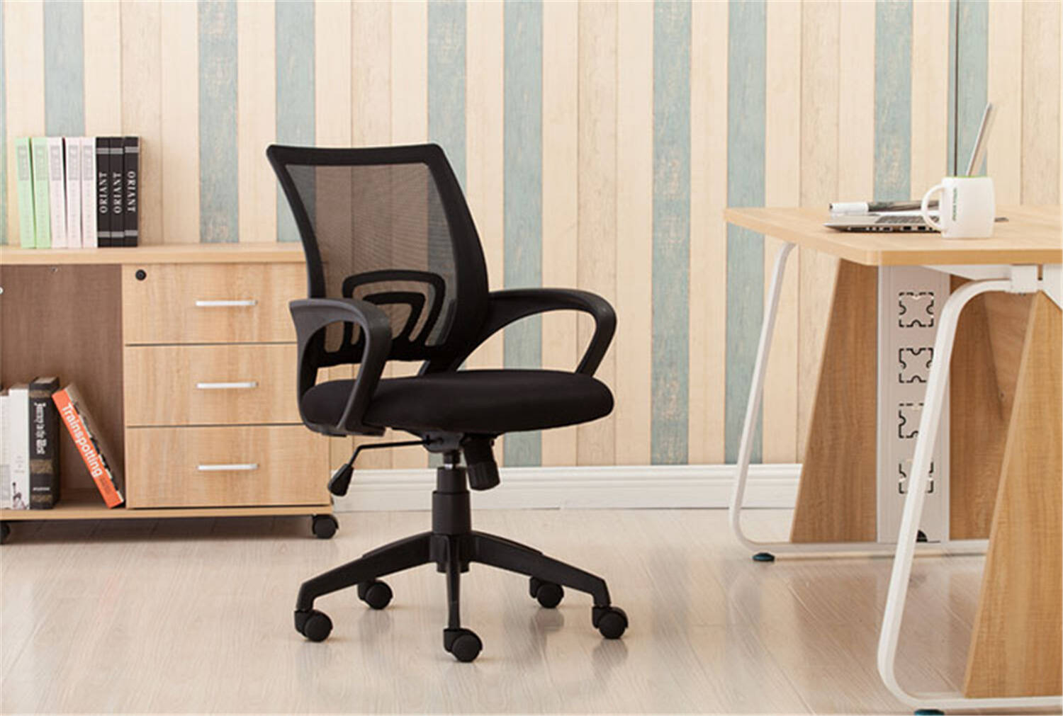 不要腰酸,不要背疼,人体工学电脑椅来帮你