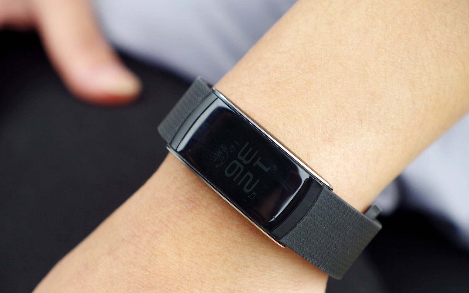 这是一块不能吃的蛋卷,iwown埃微蛋卷手环体验评测