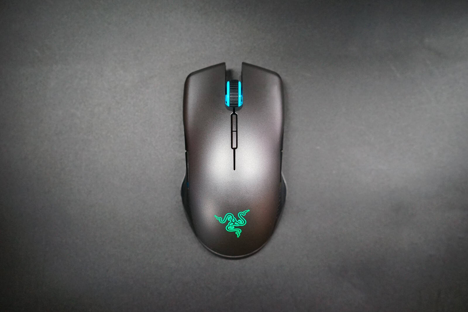 强势打造无线游戏桌面,雷蛇锐蝮蛇无线游戏鼠标评测