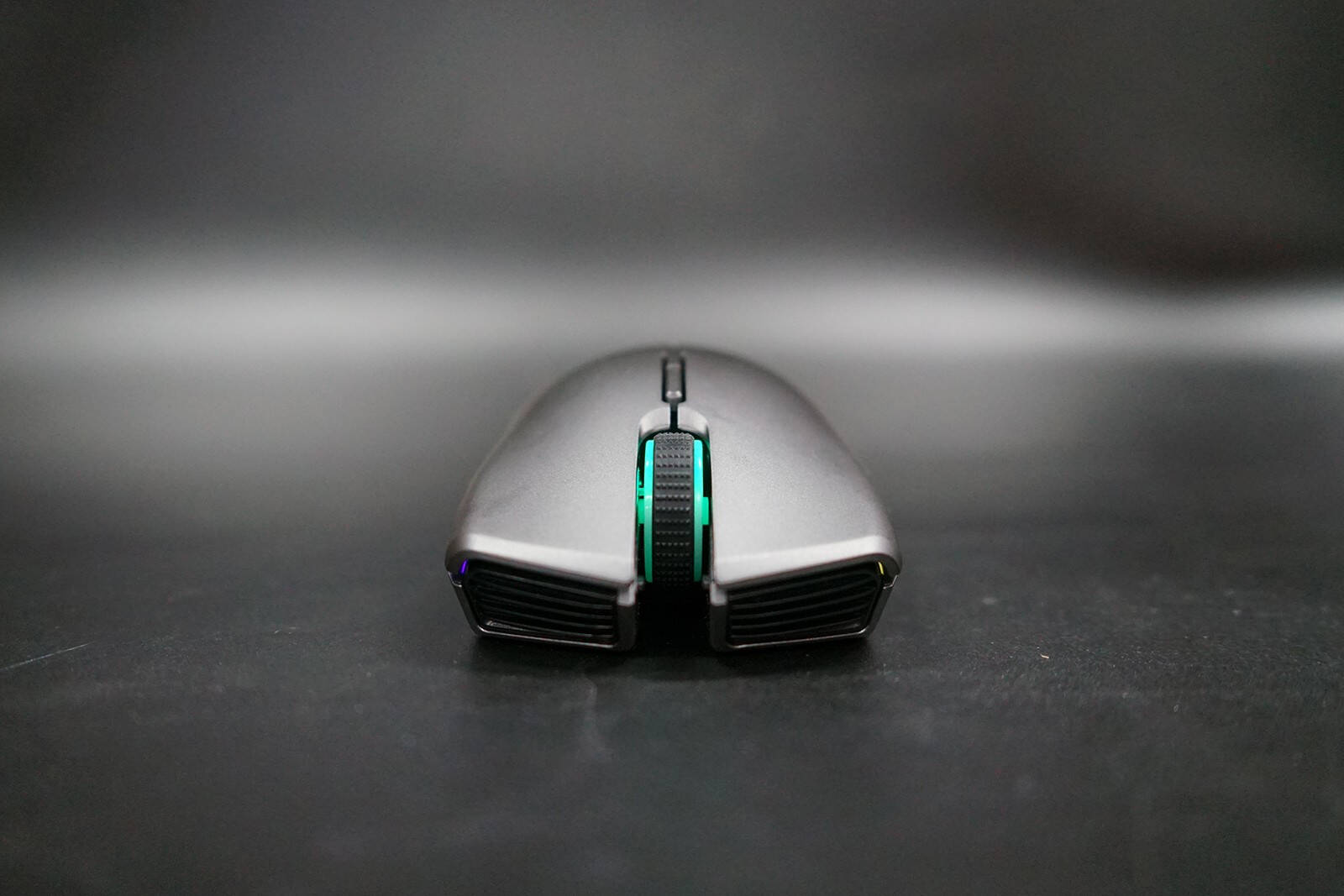 强势打造无线游戏桌面,雷蛇锐蝮蛇无线游戏鼠标评测