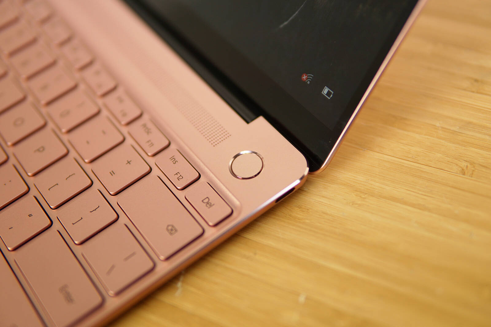 小巧精致有内涵 华为 matebook x 粉色版图赏