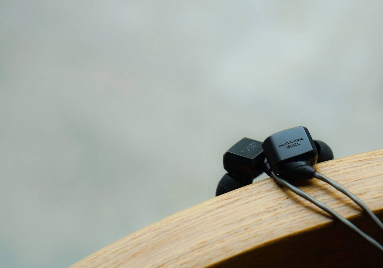 其董事长郁夏峰的父亲是国内有名的声学大师郁志曰老先生,其一人就有