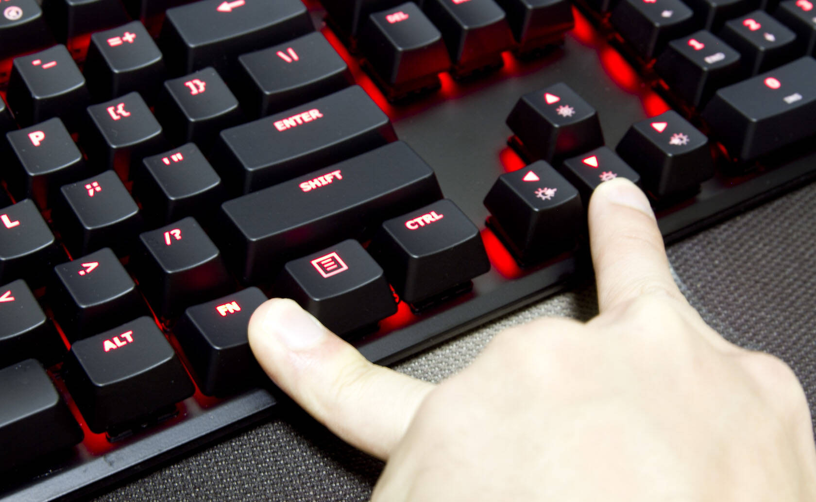 hyperx alloy阿洛伊红轴机械键盘,为电竞而生